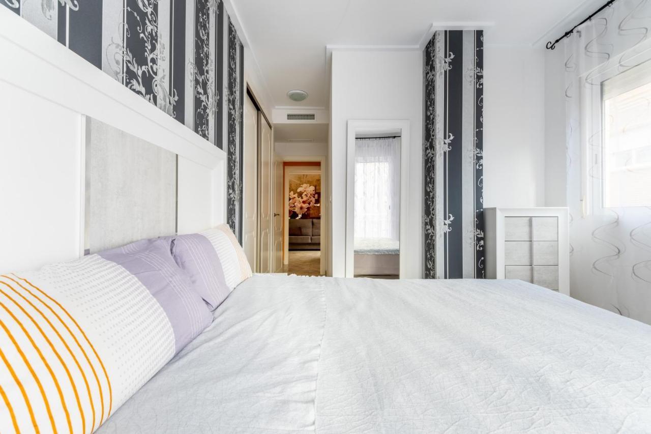 Apartment Evelin ซานตาโปลา ภายนอก รูปภาพ